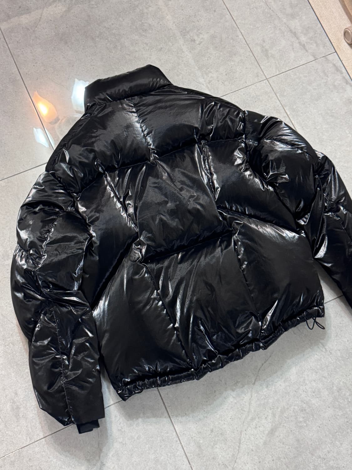 메종 미네드 블랙 유광 숏패딩 L 상품이미지2