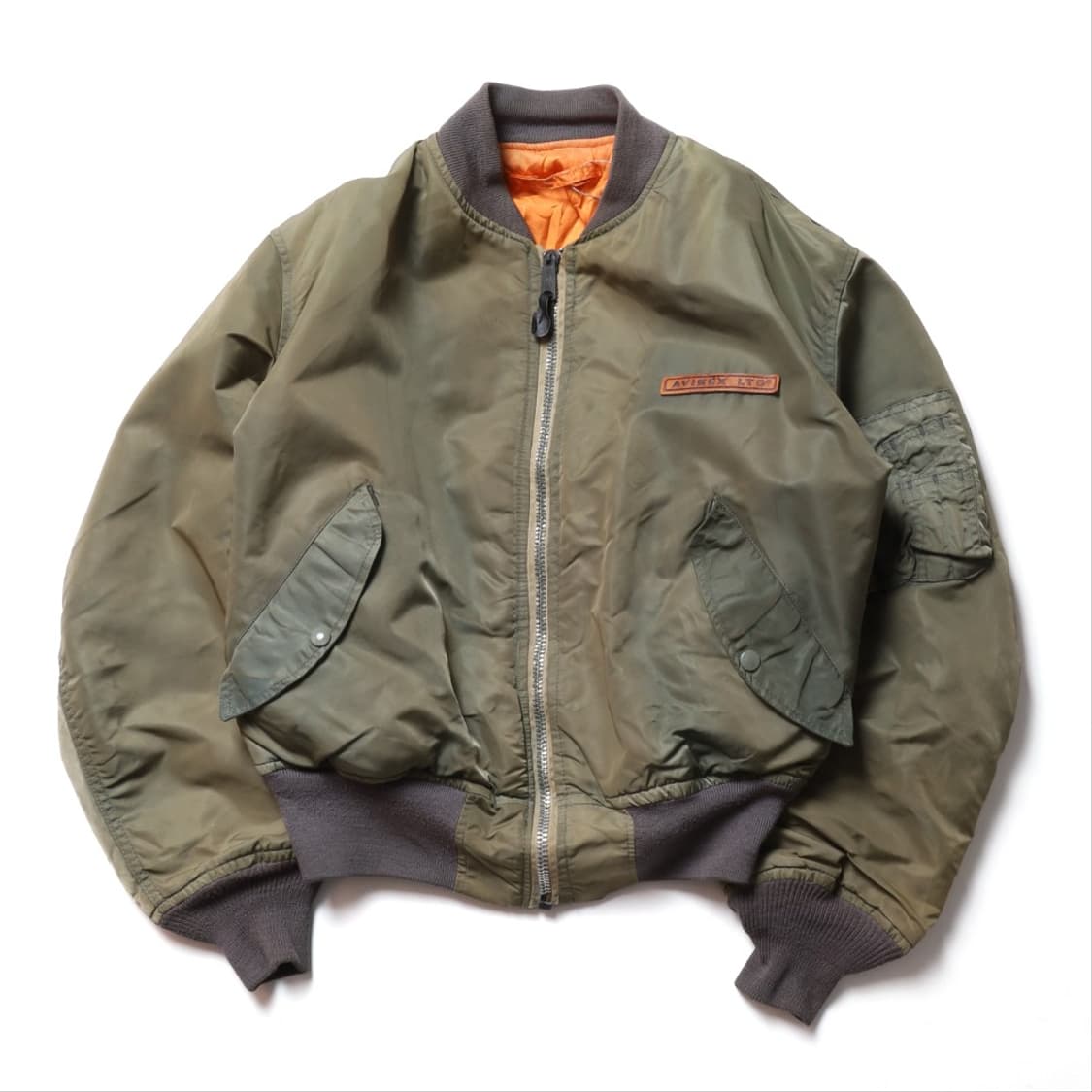 아비렉스 Avirex MA-1 Flight Jacket

 상품이미지1