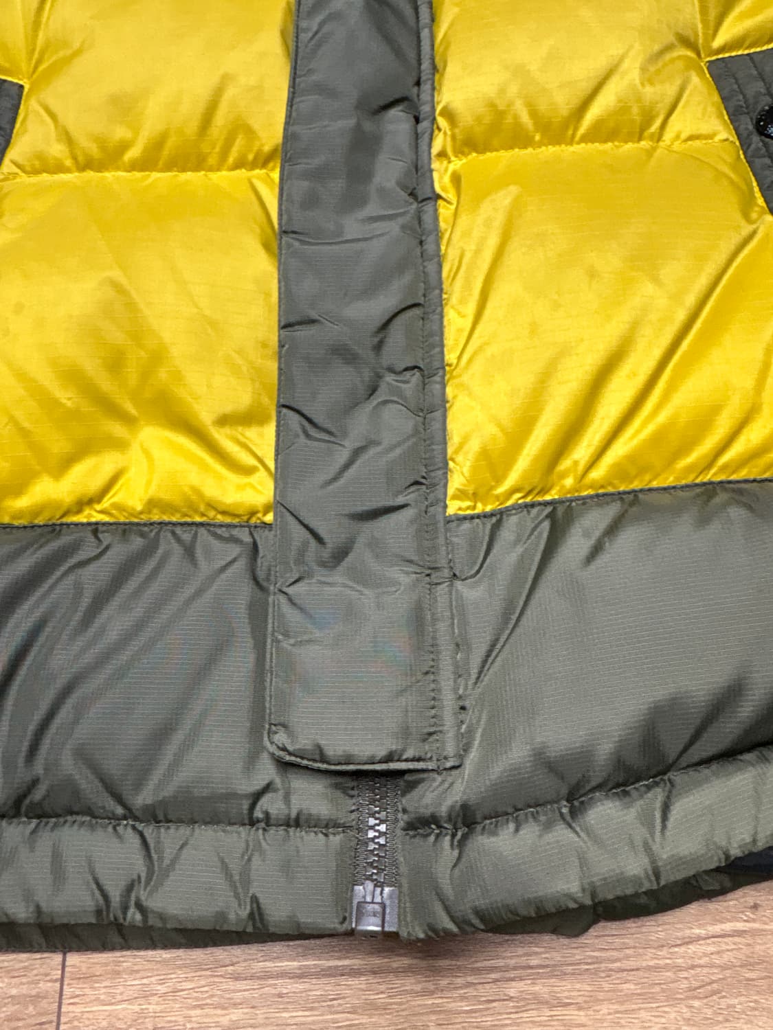 데상트 조끼패딩 상품이미지4