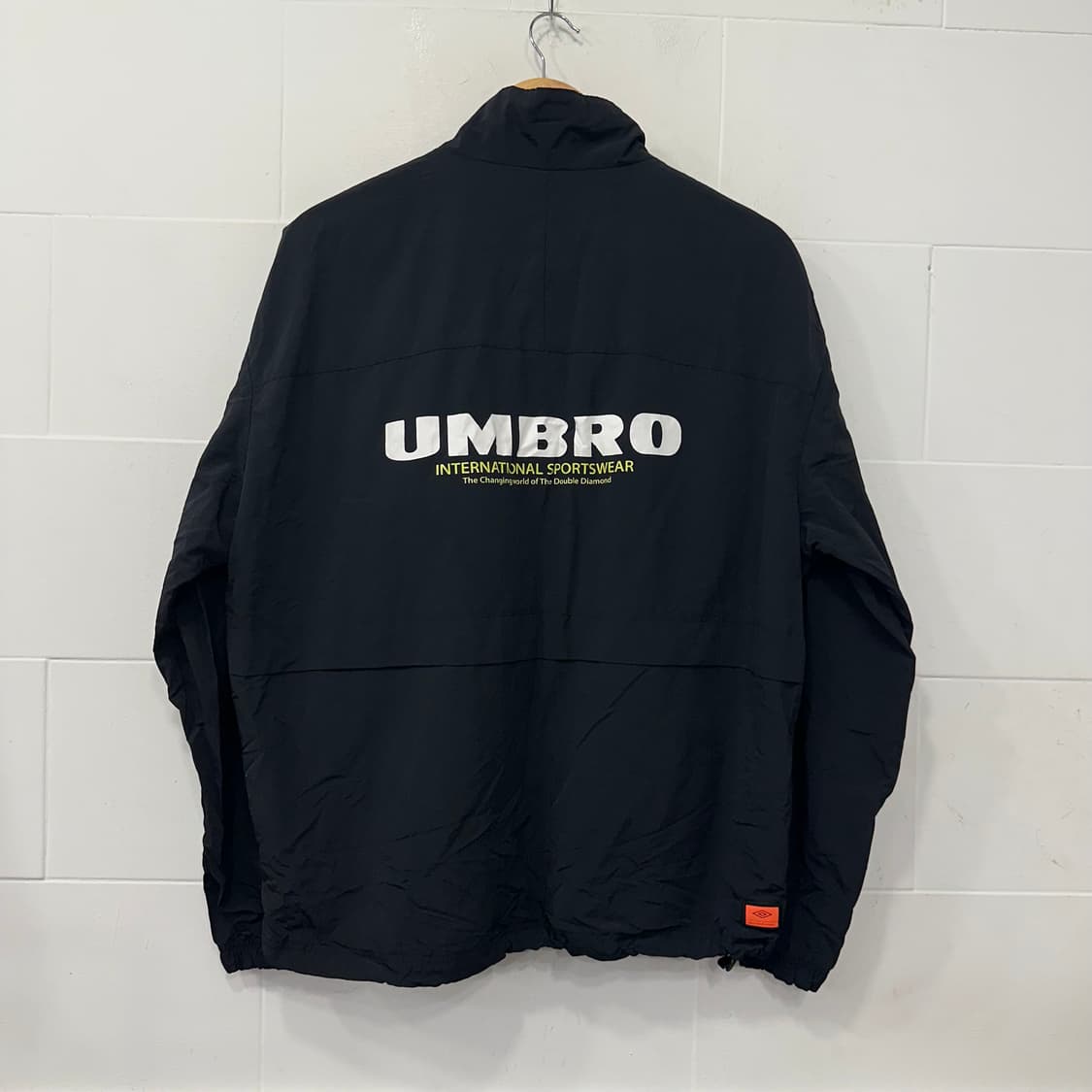 엄브로 반집업 바람막이 상품이미지5