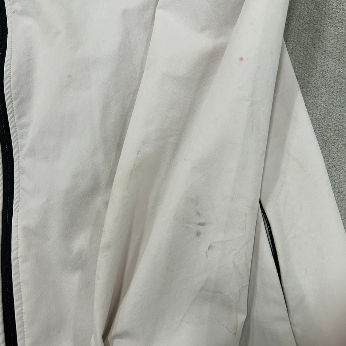 데상트 골프 화이트 배색 바람막이 자켓 L 상품이미지5