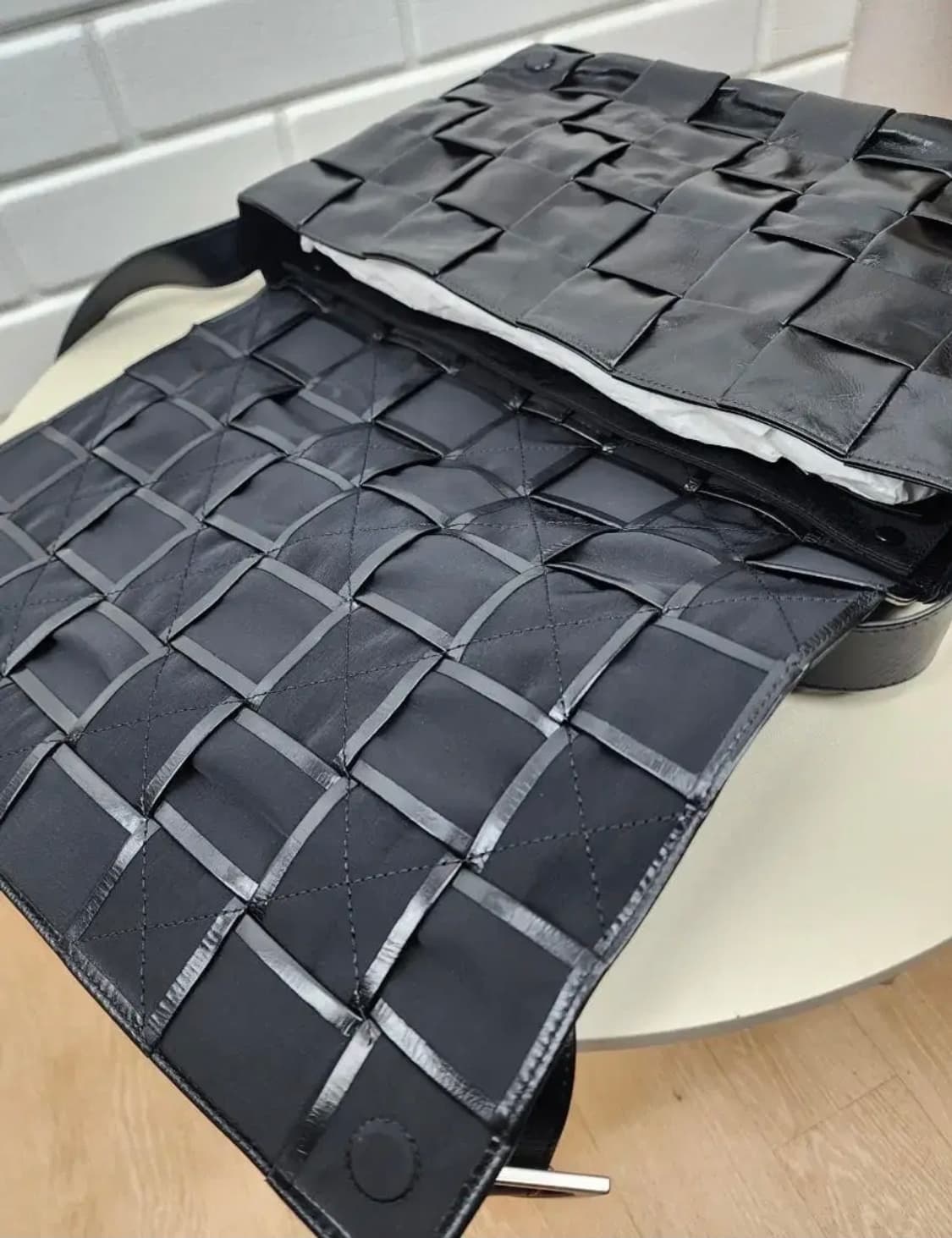 보테가베네타 맥시 카세트백 블랙 상품이미지6