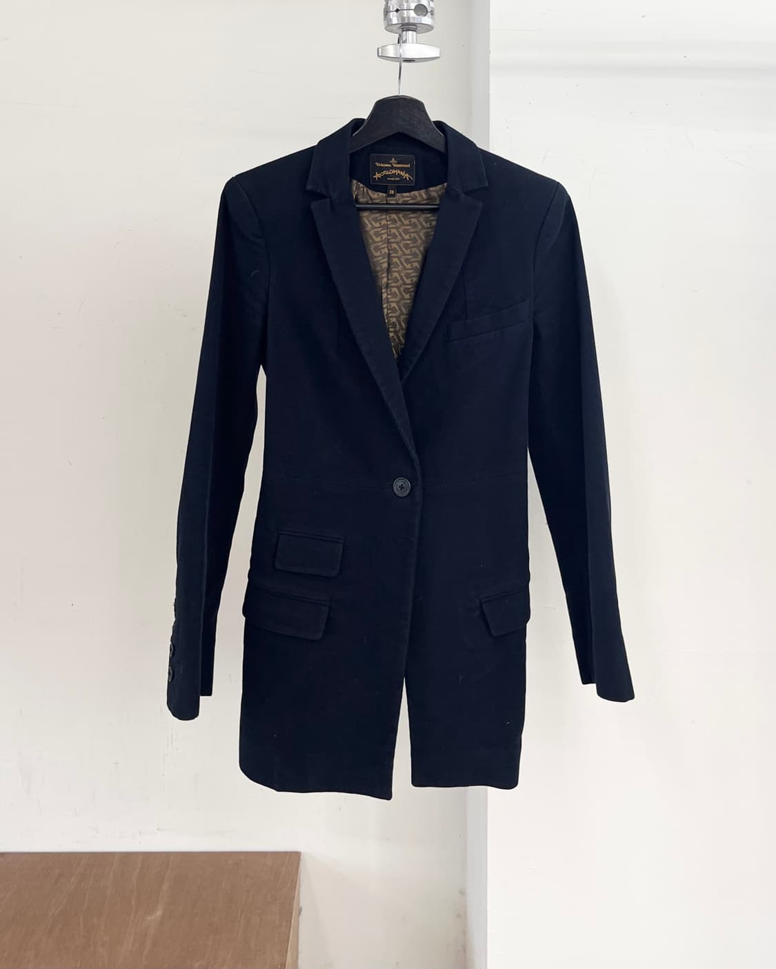 비비안 웨스트우드 블랙 싱글 버튼 블레이저 상품이미지1