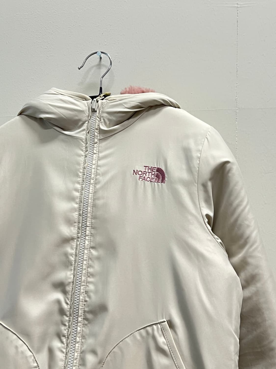 노스페이스 키즈 리버시블 양털 셰르파 후드자켓 베이비핑크 상품이미지5