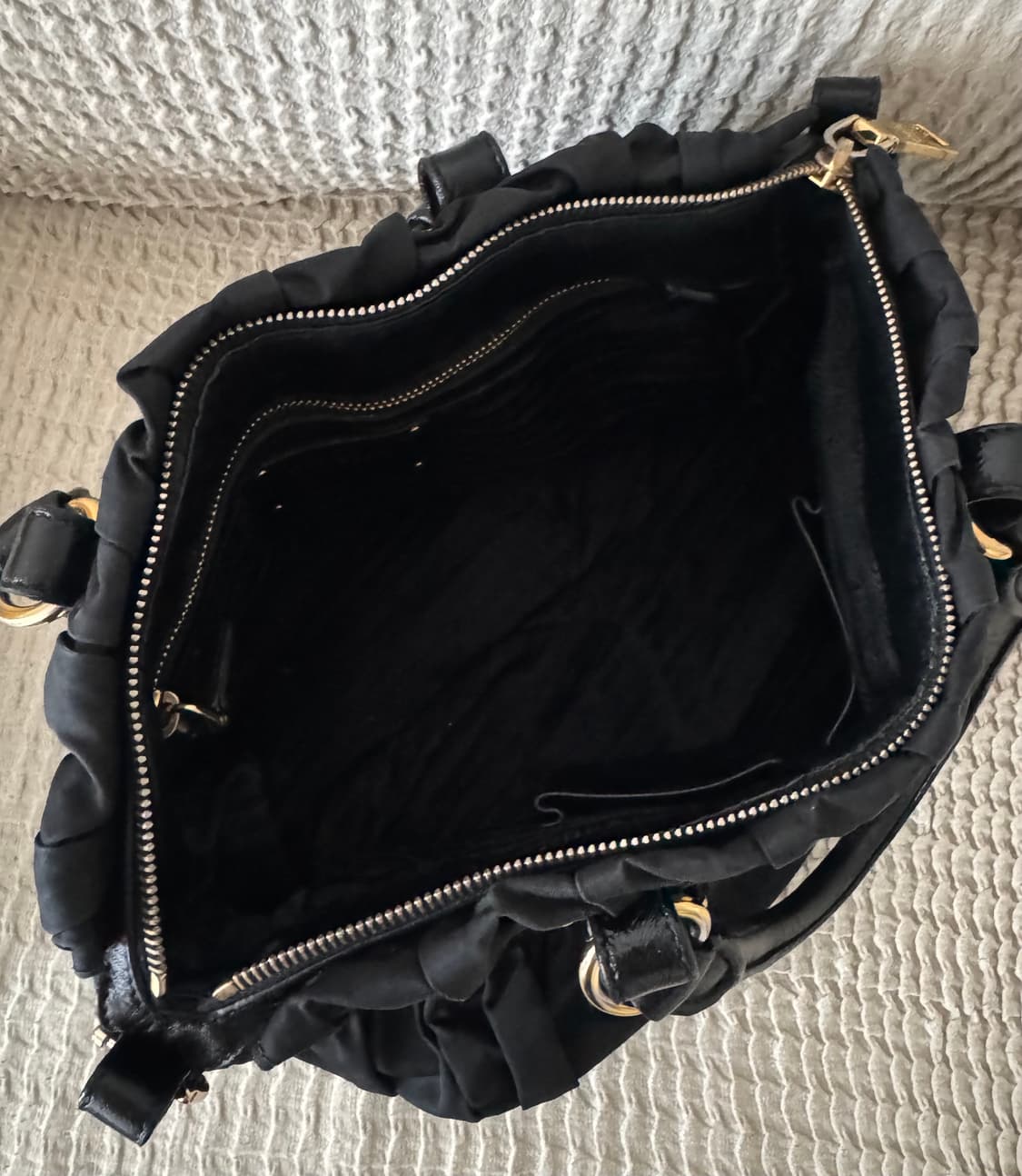 프라다 테수토 고프레 나일론 토트백 상품이미지7