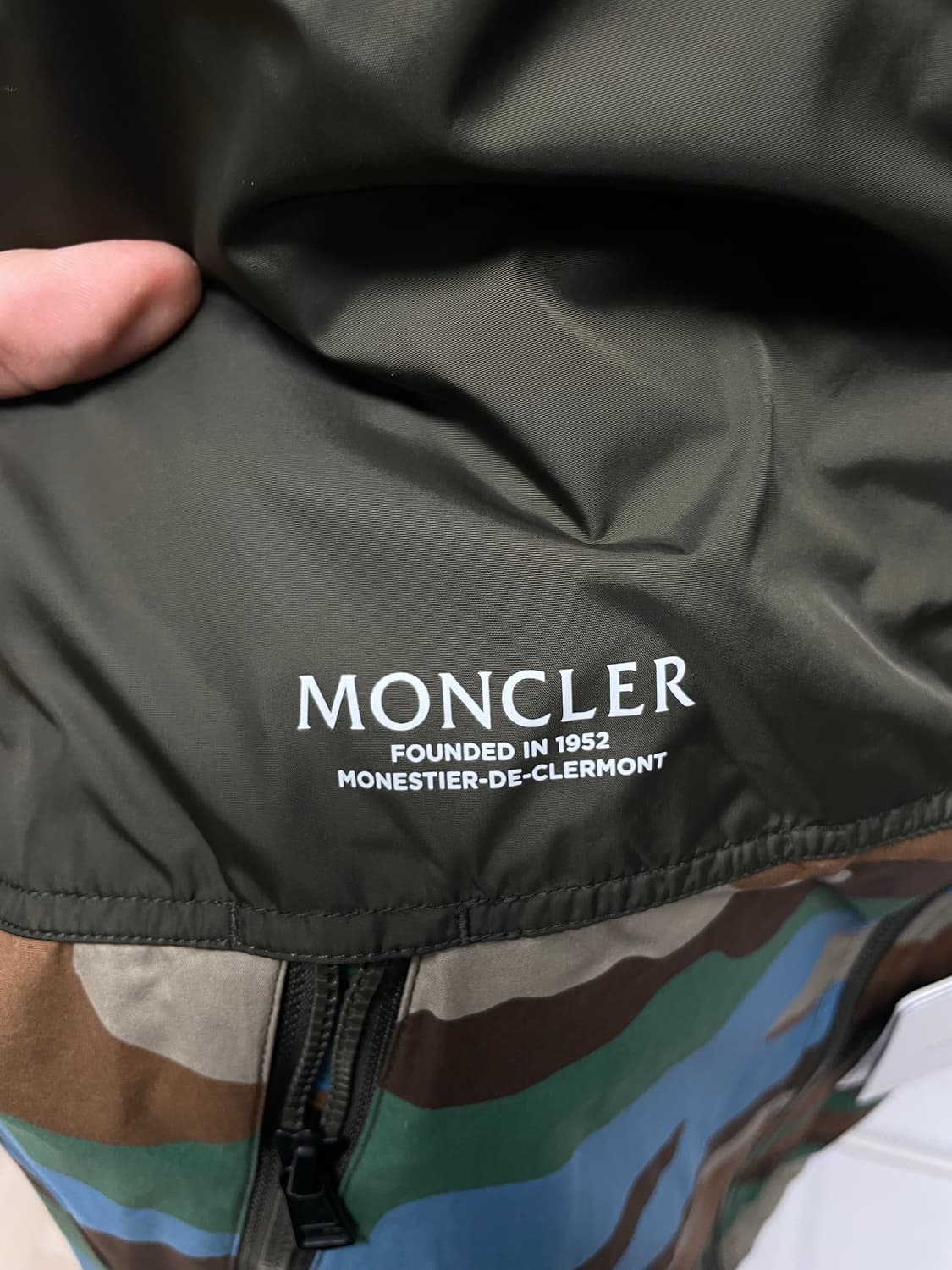 [새상품급/택구성] 몽클레어 쿤데 카모플라쥬 후드 바람막이 자켓 [4] 상품이미지4