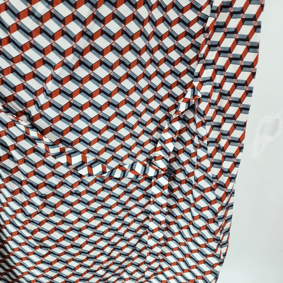BCBG  패턴 실크 조끼 블라우스 상품이미지7