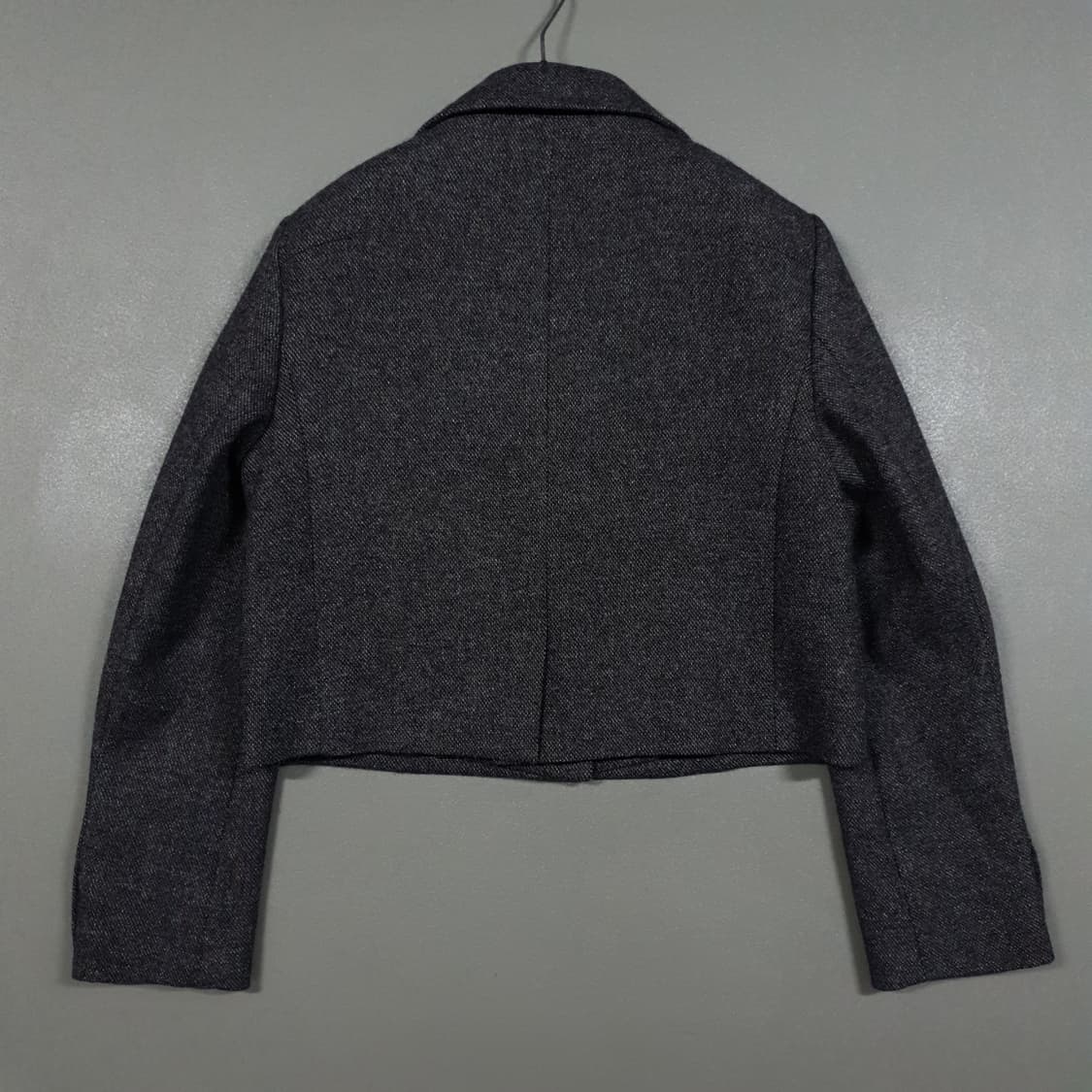 여성) 온앤온 아웃포켓 크롭 자켓 챠콜 싱글 버튼 미니멀 자켓 1 상품이미지10