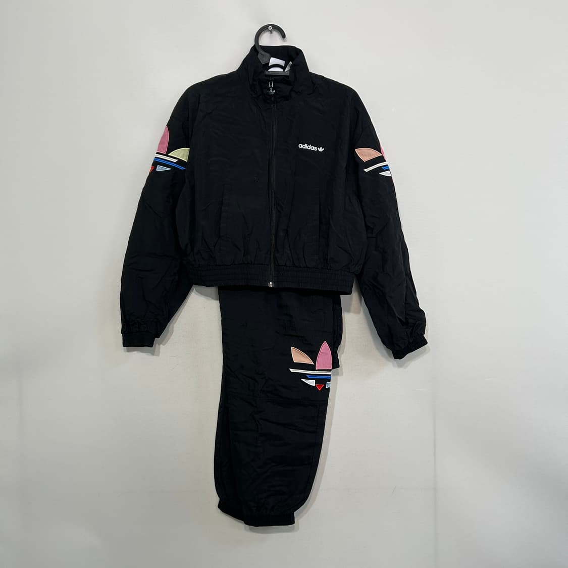 아디다스 여성 트레이닝복 세트 바람막이 + 바지 M 상품이미지1