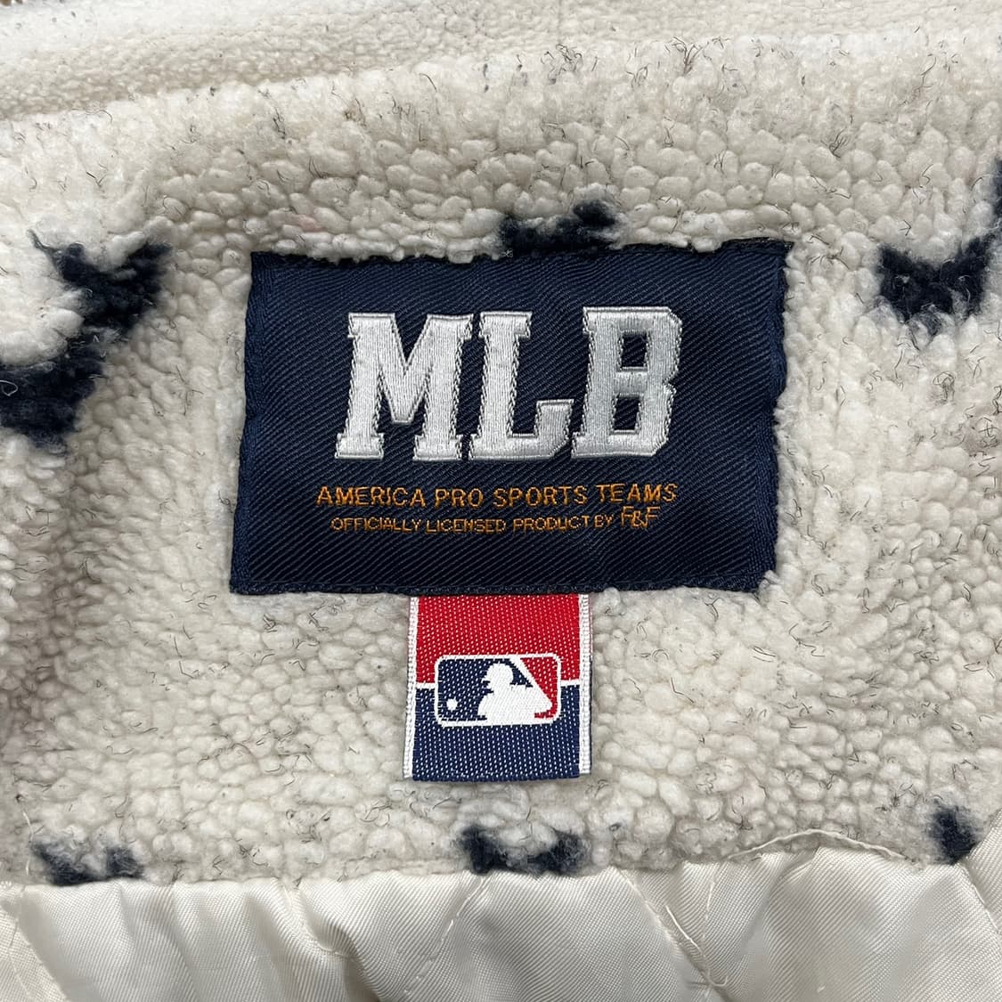 엠엘비 쿠앤크 흰검 화이트 블랙 양털 후리스 후드집업  상품이미지5