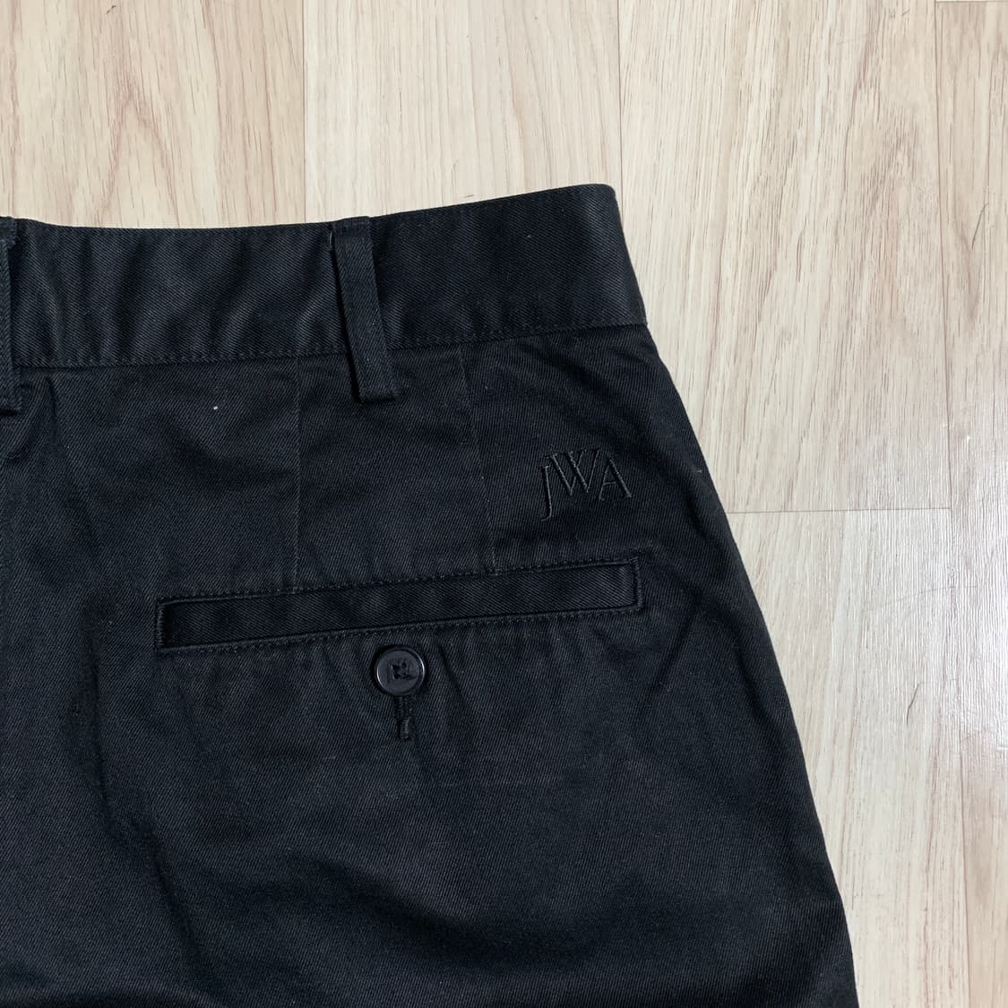 유니클로 jw앤더슨 와이드핏 치노 팬츠 블랙 73 판매 상품이미지3