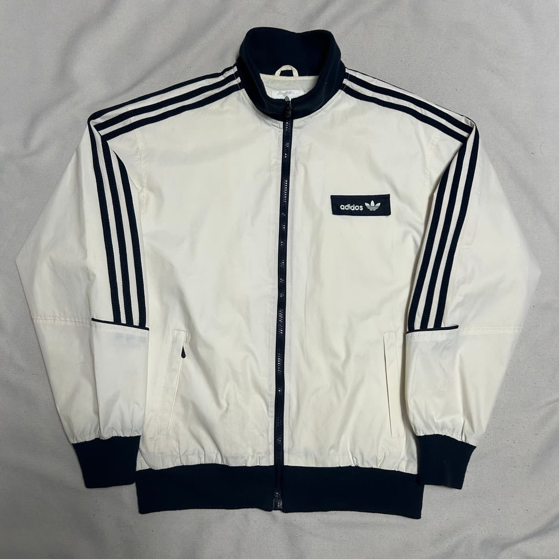 L 아디다스 화이트 바람막이 상품이미지2