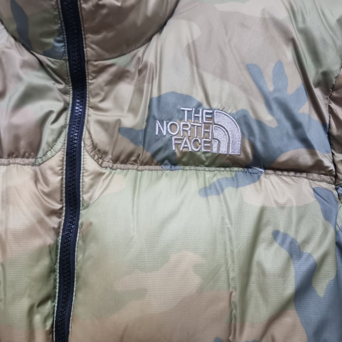 노스페이스 카모 눕시 패딩 상품이미지3