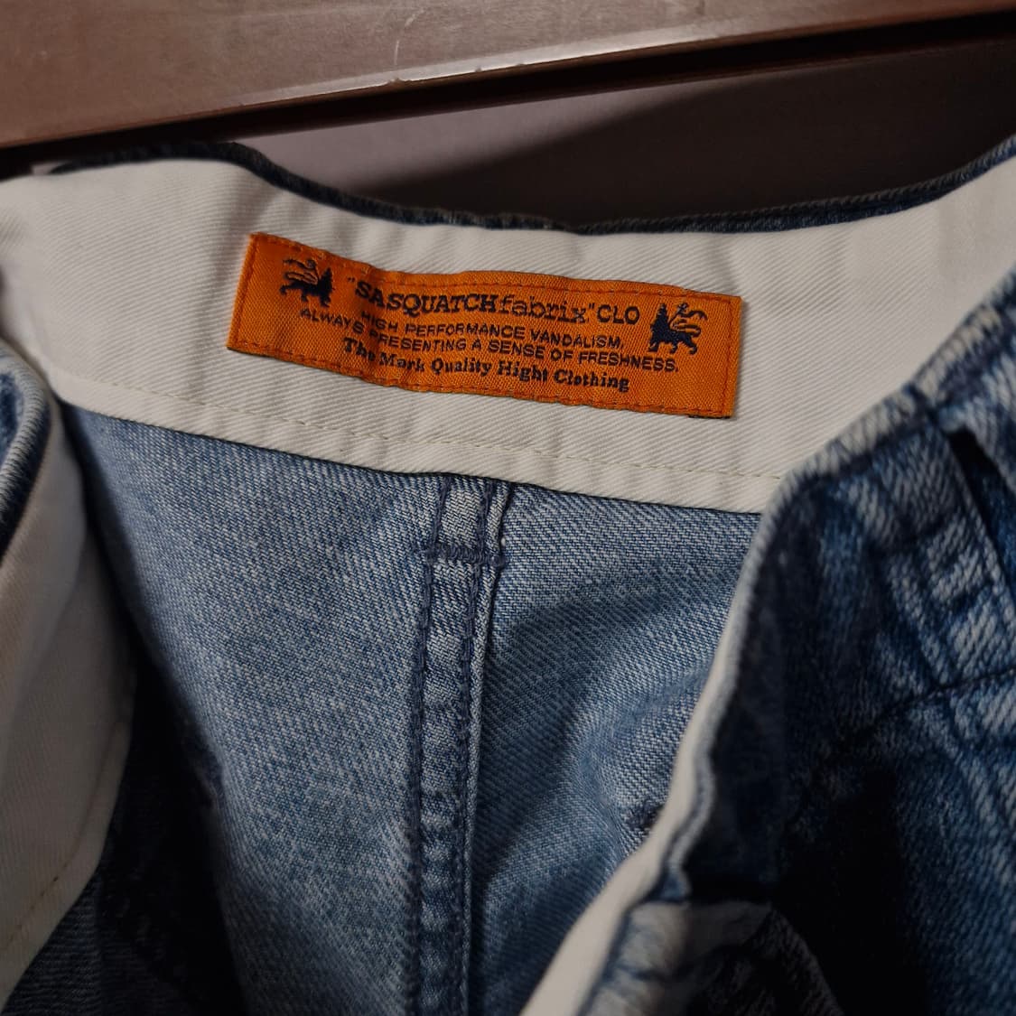 사스콰치 패브릭스 스터드 데님 쇼츠 상품이미지5