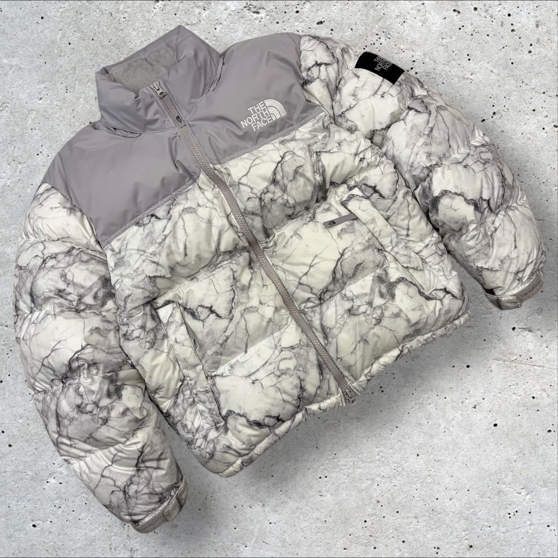 [L] 노스페이스 화이트라벨 노벨티 눕시 패딩 프린트 화이트 C548 상품이미지1