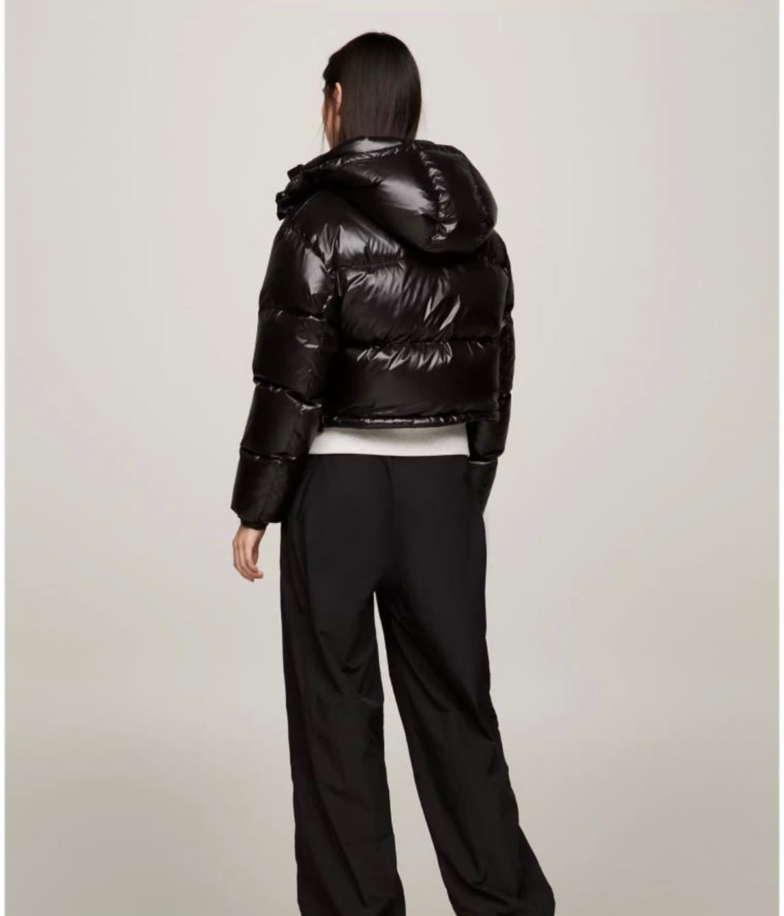 타미힐피거 여성글로시 유광 크롭푸퍼 패딩자켓 블랙 상품이미지4