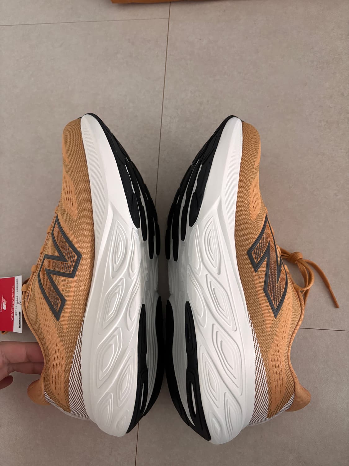 새상품/275mm 2E 와이드/발매가 179,000/뉴발란스880V15 상품이미지4