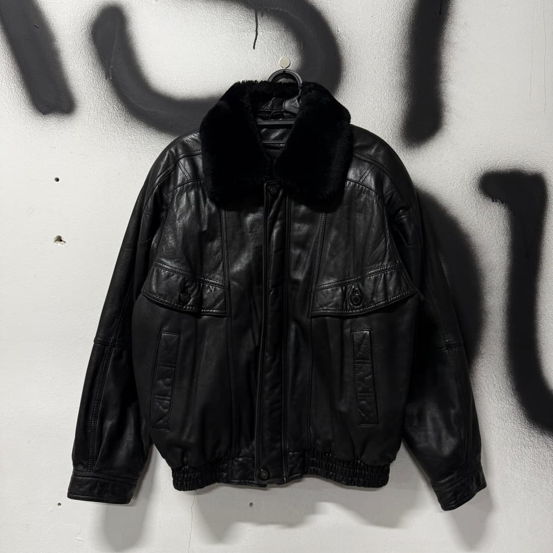 코오롱 100% 쉽스킨 퍼카라, 내피 탈 부착 양가죽 A2 봄버 자켓 상품이미지1