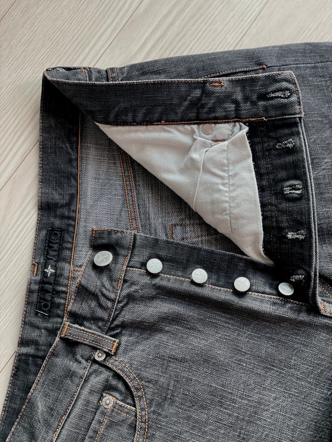  스톤아일랜드 다크그레이 스톤 워싱가공 진팬츠 레귤러 핏 31~32 사이 상품이미지7