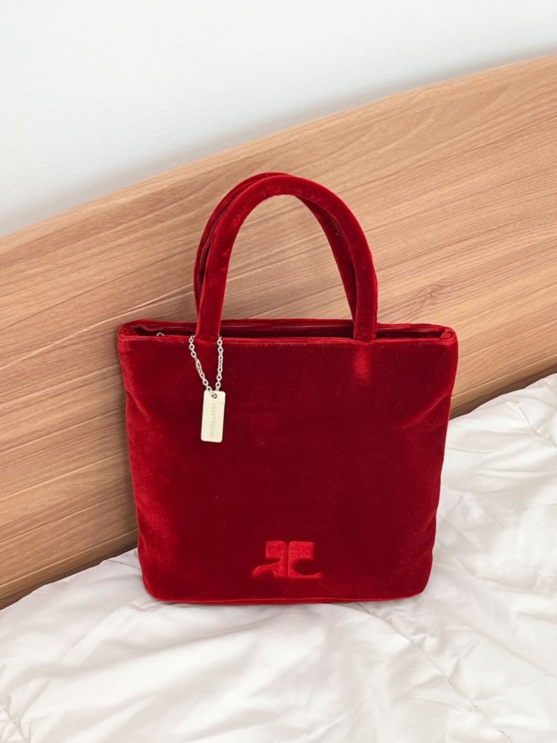 courreges / 꾸레쥬 레드 벨벳 토트백 상품이미지1