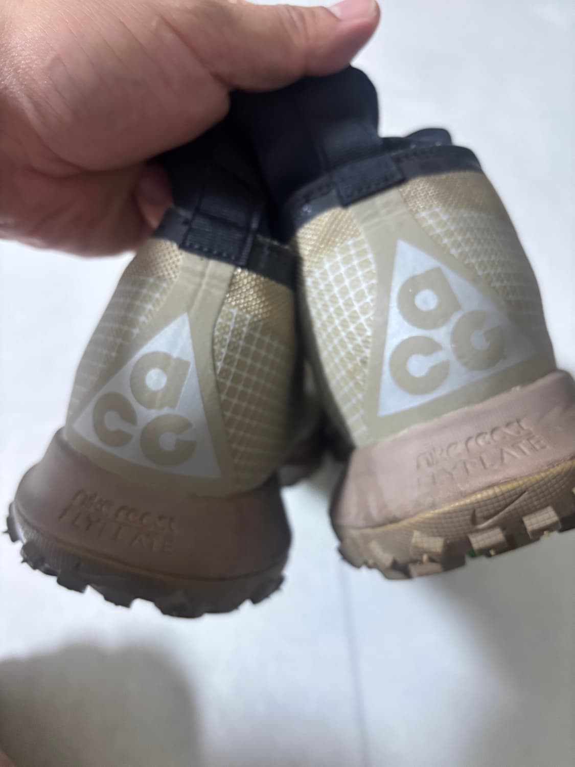 나이키 ACG 마운틴 플라이 고어텍스 카키 상품이미지4