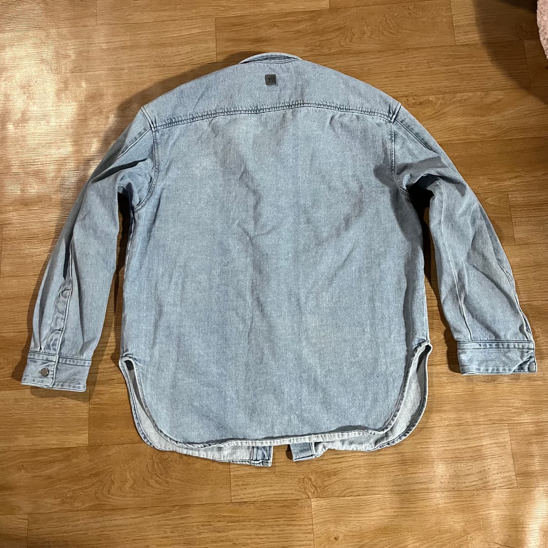 [110] 솔리드옴므 오버핏 데님셔츠 상품이미지6