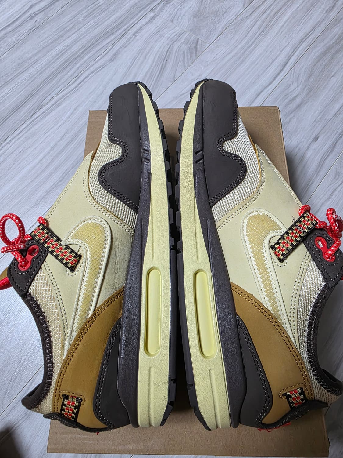 [270] 나이키 x 트래비스 스캇 에어맥스1 캑터스 브라운  상품이미지8