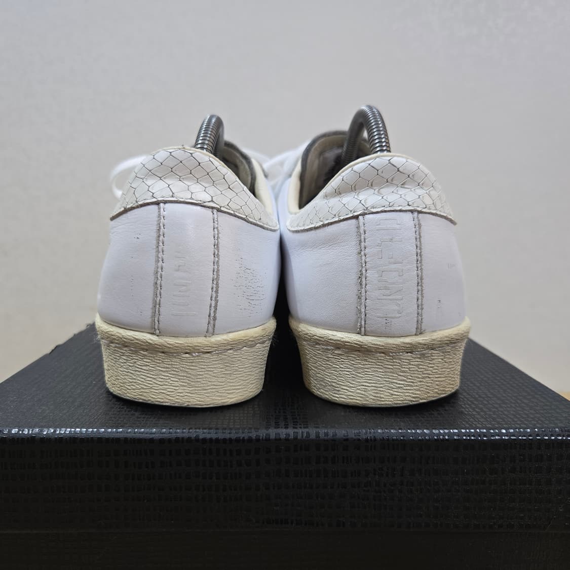 265 아디다스 x 언디핏 슈퍼스타 80s 화이트 상품이미지4