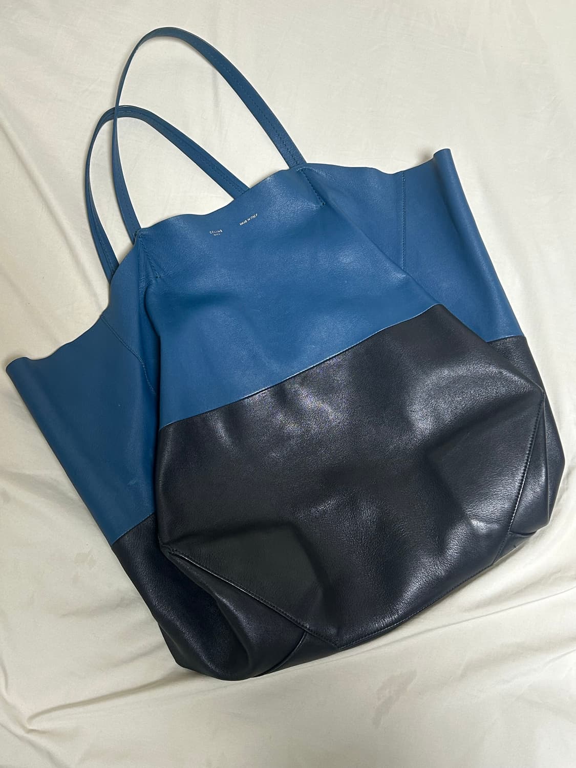 셀린느 카프스킨 카바스 토트백 상품이미지2