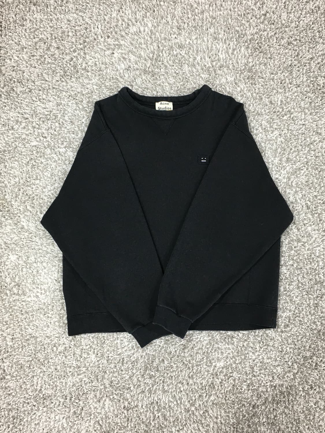 아크네 스튜디오 블랙 맨투맨 티셔츠 상품이미지1