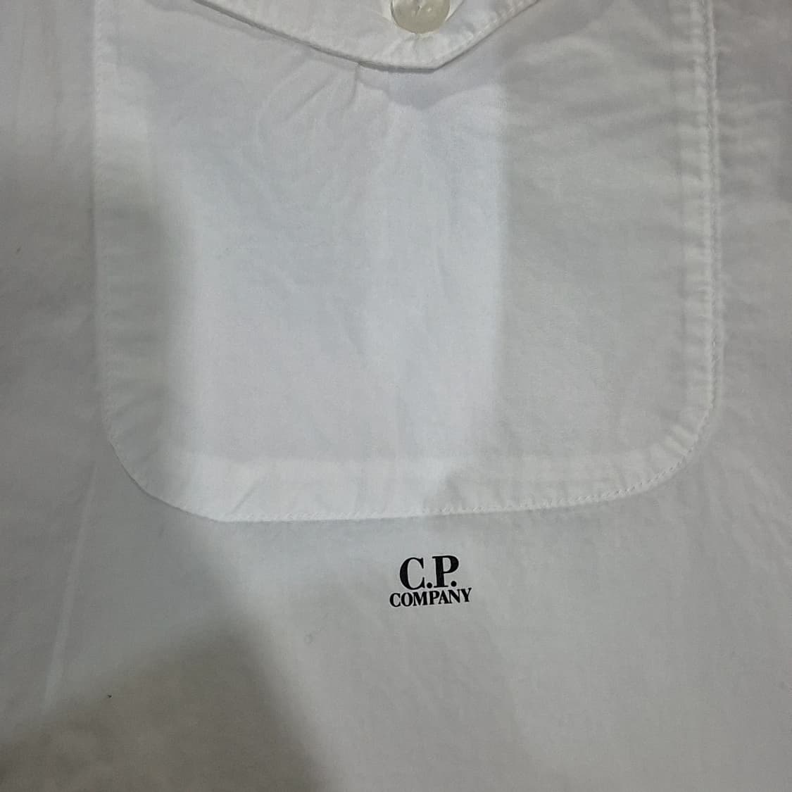CP컴퍼니 화이트 반팔 셔츠 상품이미지3