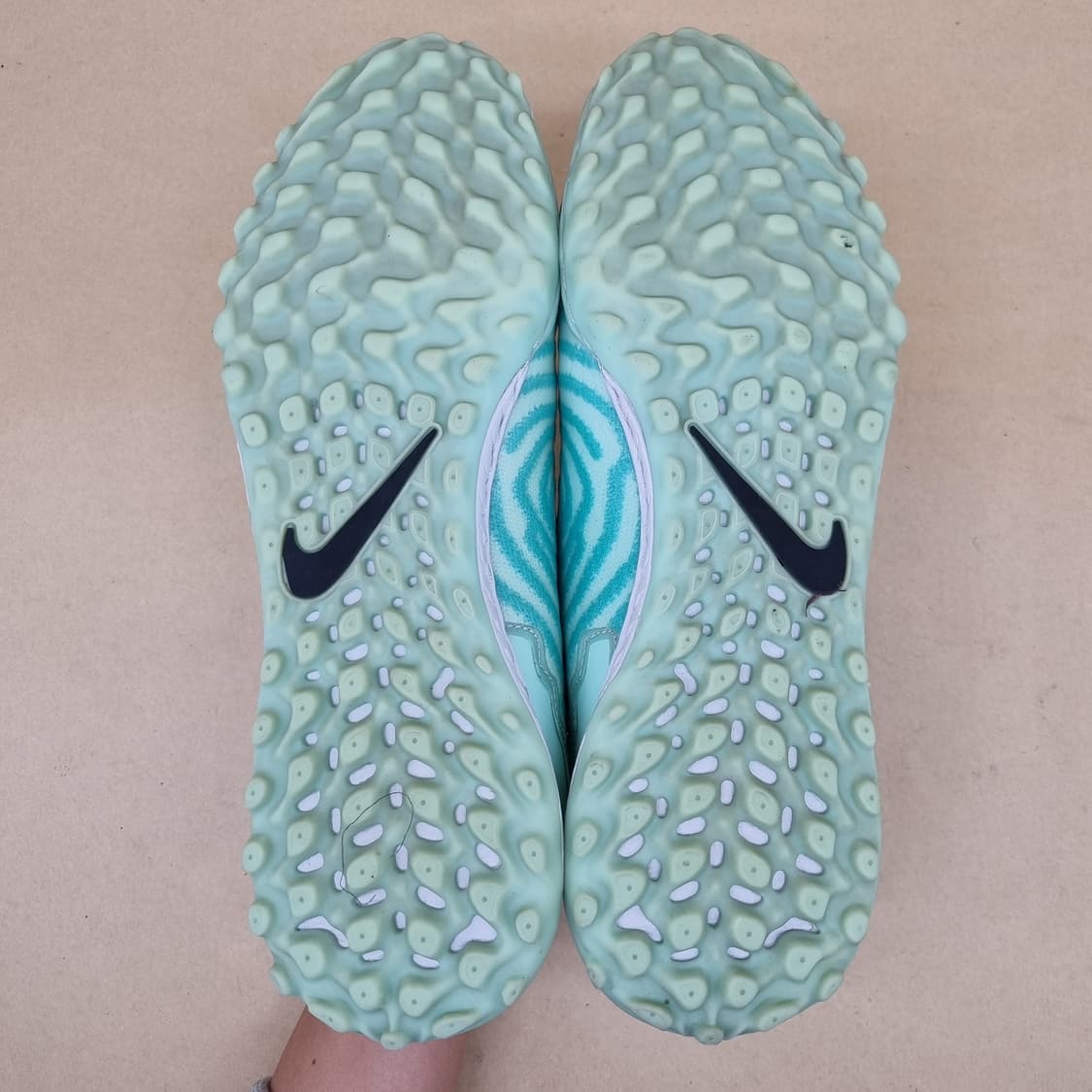 나이키 팬텀 Gx 아카데미tf 풋살화 275 상품이미지3