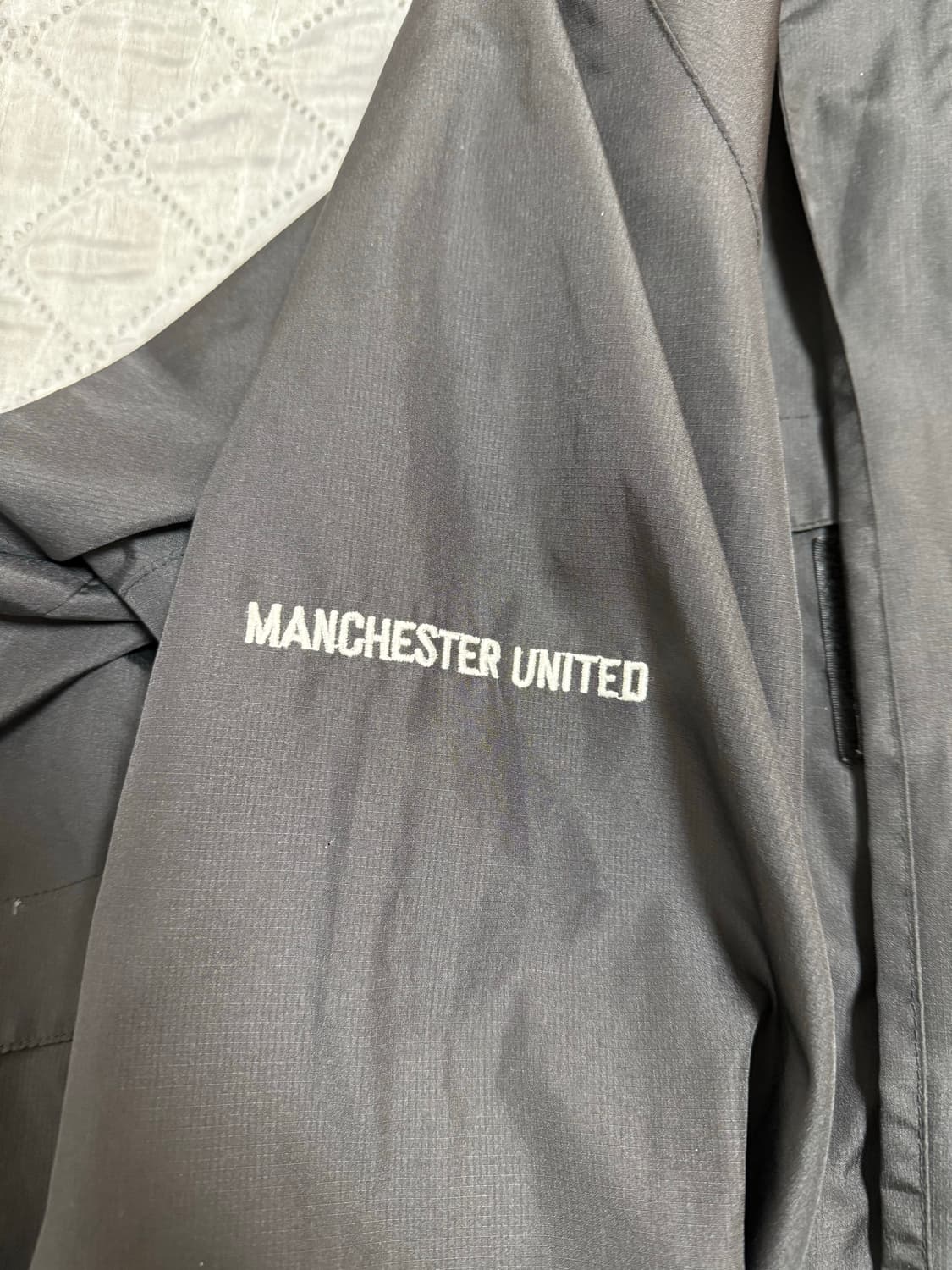 나이키 맨시티 유나이티드 블랙 바람막이 상품이미지2