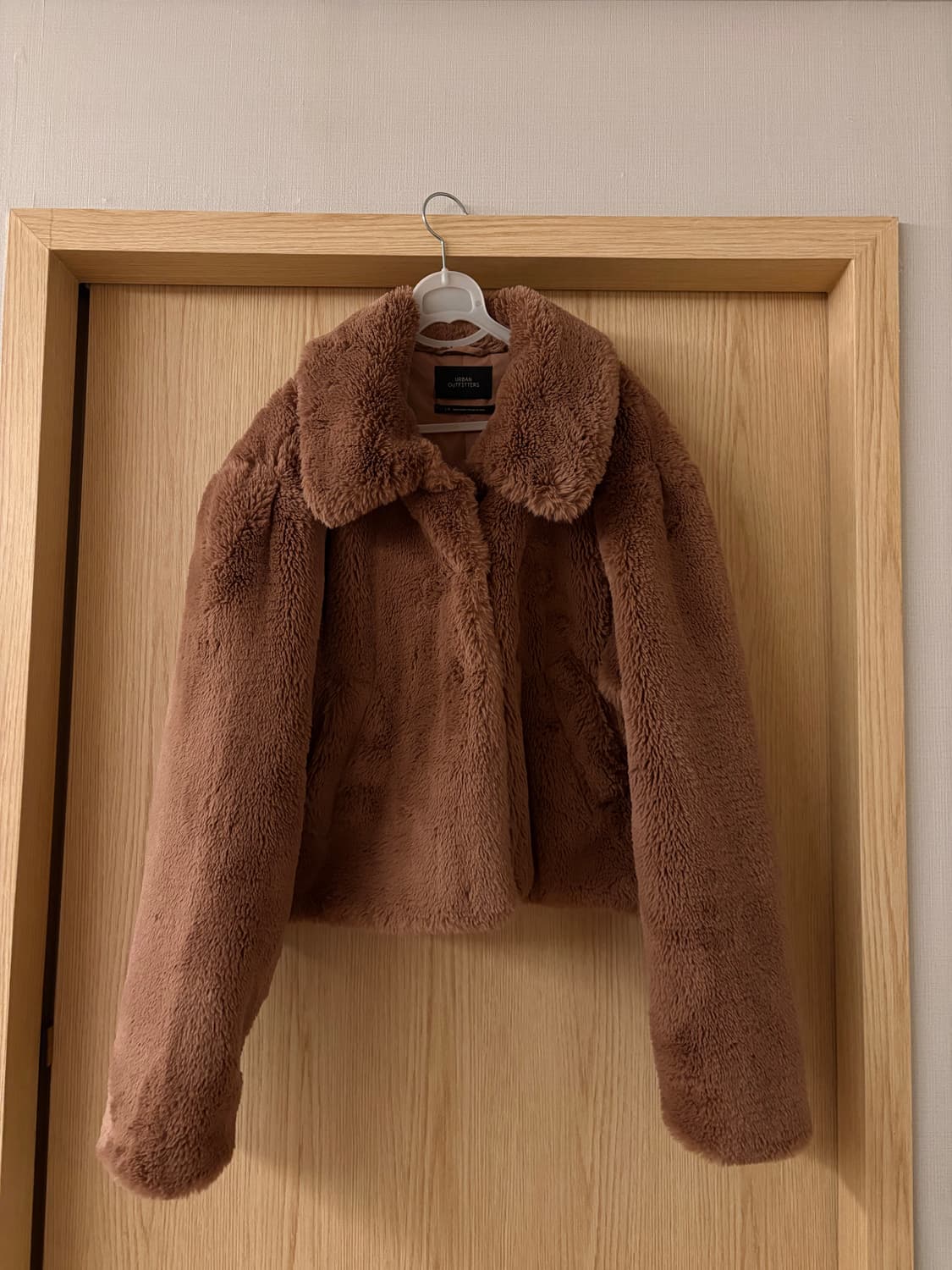 어반 아웃피터스 퍼 자켓 상품이미지1