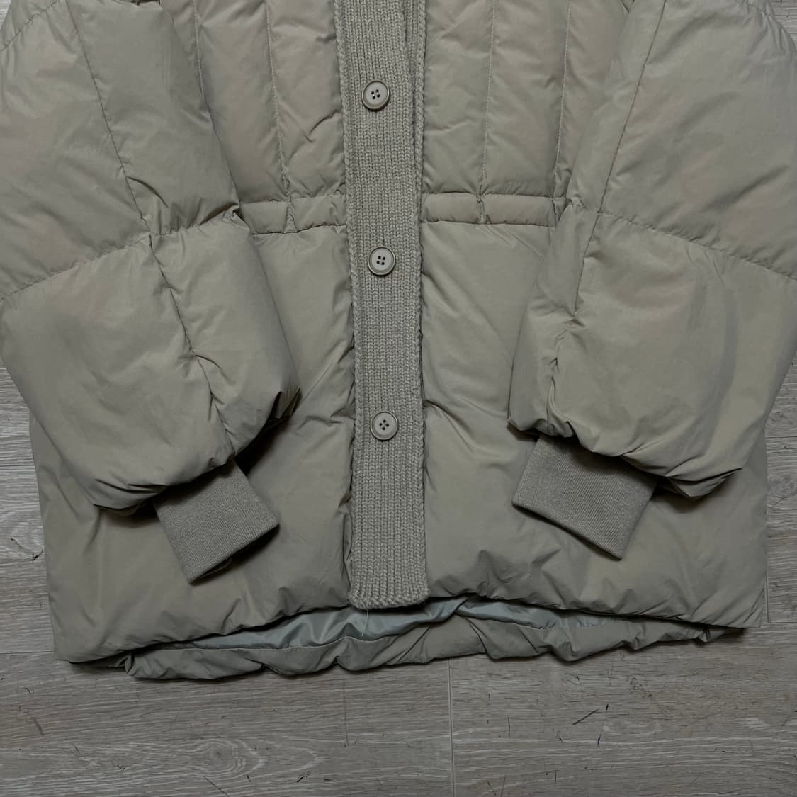 남성 니트 하이넥 배색 패딩 점퍼 [베이지] FREE 상품이미지3