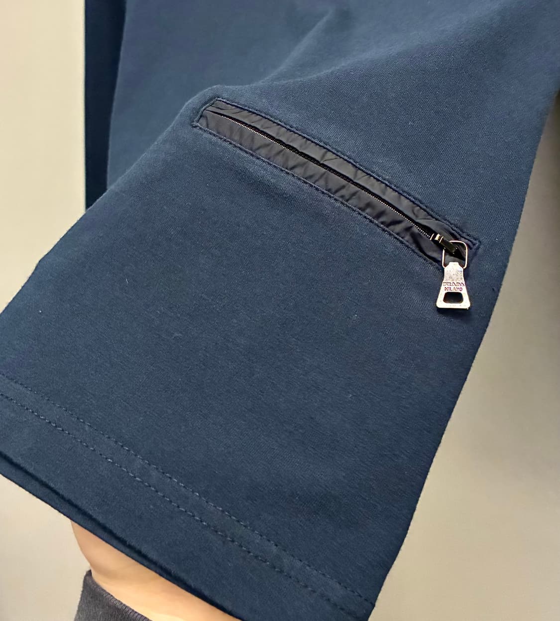 (S~M)PRADA 프라다 레드탭 테크니컬 포켓 롱슬리브 티셔츠 상품이미지6