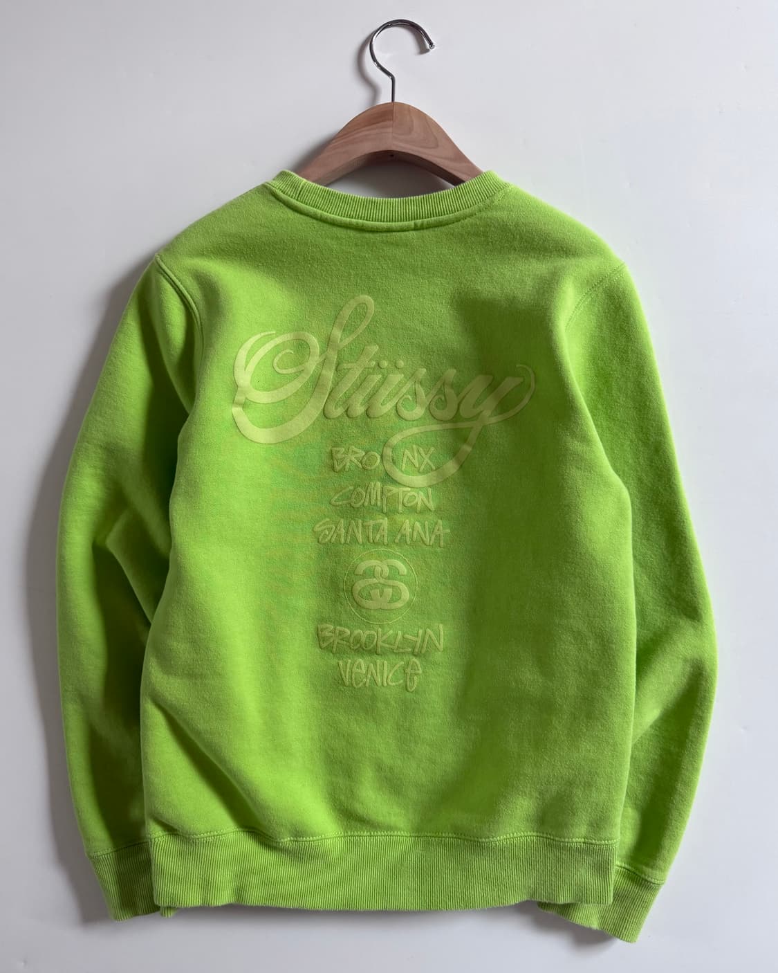 Stussy 스투시 네온 그린 컬러 월드투어 맨투맨 상품이미지4