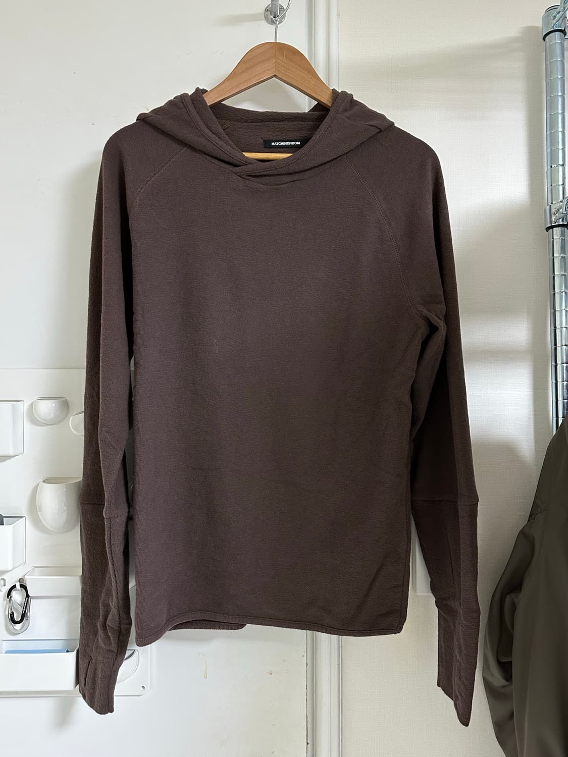 해칭룸 베이스 후디 다크브라운 2사이즈 상품이미지3