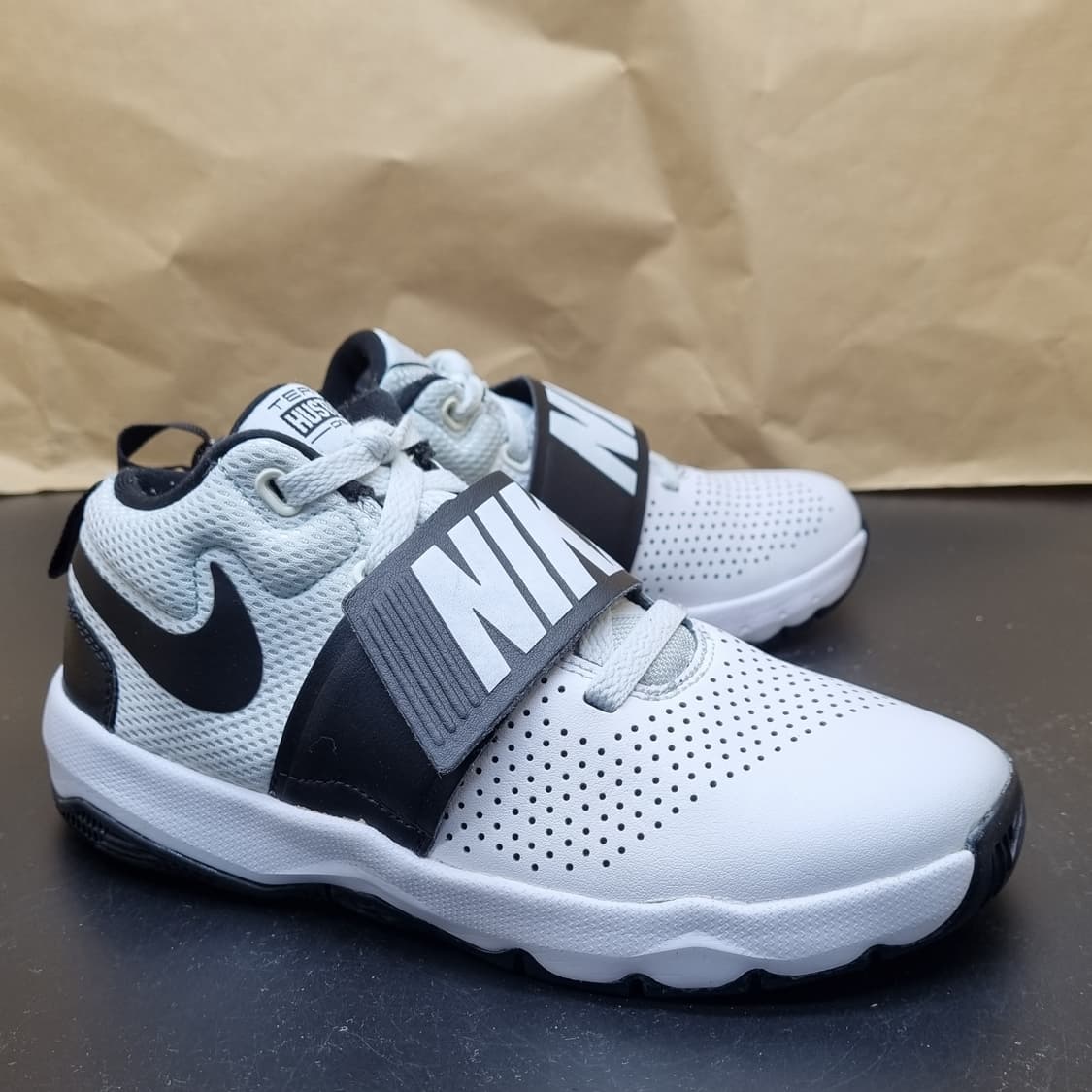 나이키 팀 허슬 D8 운동화235 상품이미지1