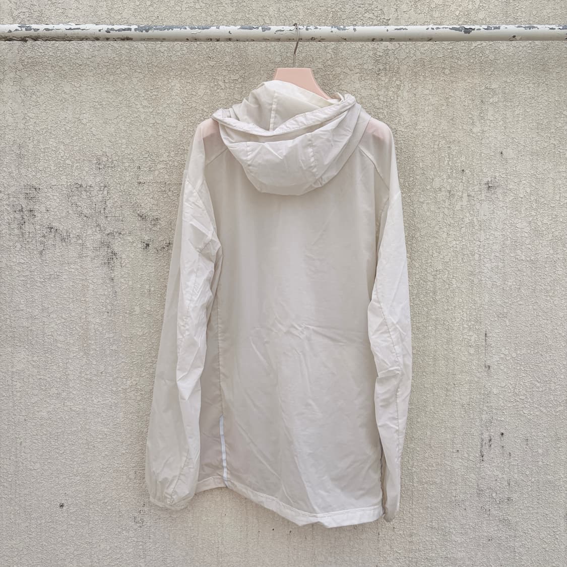 푸마 화이트 경량 바람막이(XXL) 상품이미지2