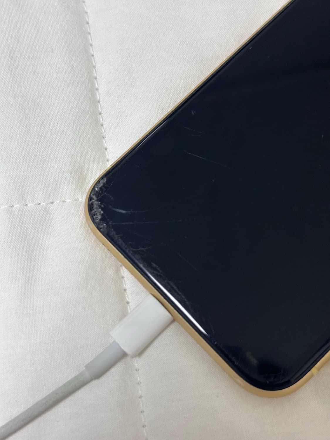 아이폰xr 옐로우 64GB 상품이미지4