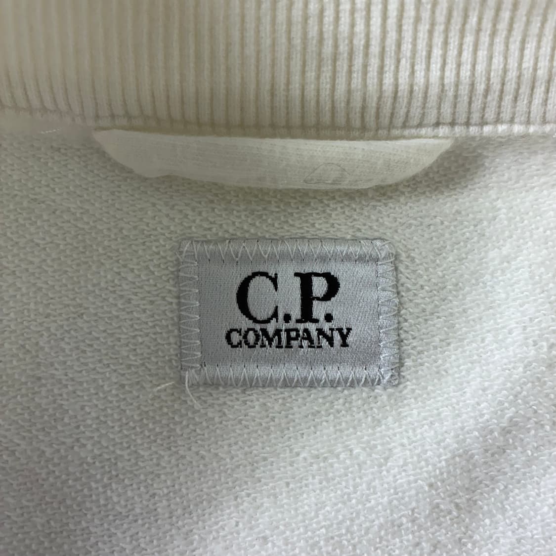 CP company  씨피컴퍼니 렌즈와펜 코튼 화이트 집업  상품이미지4
