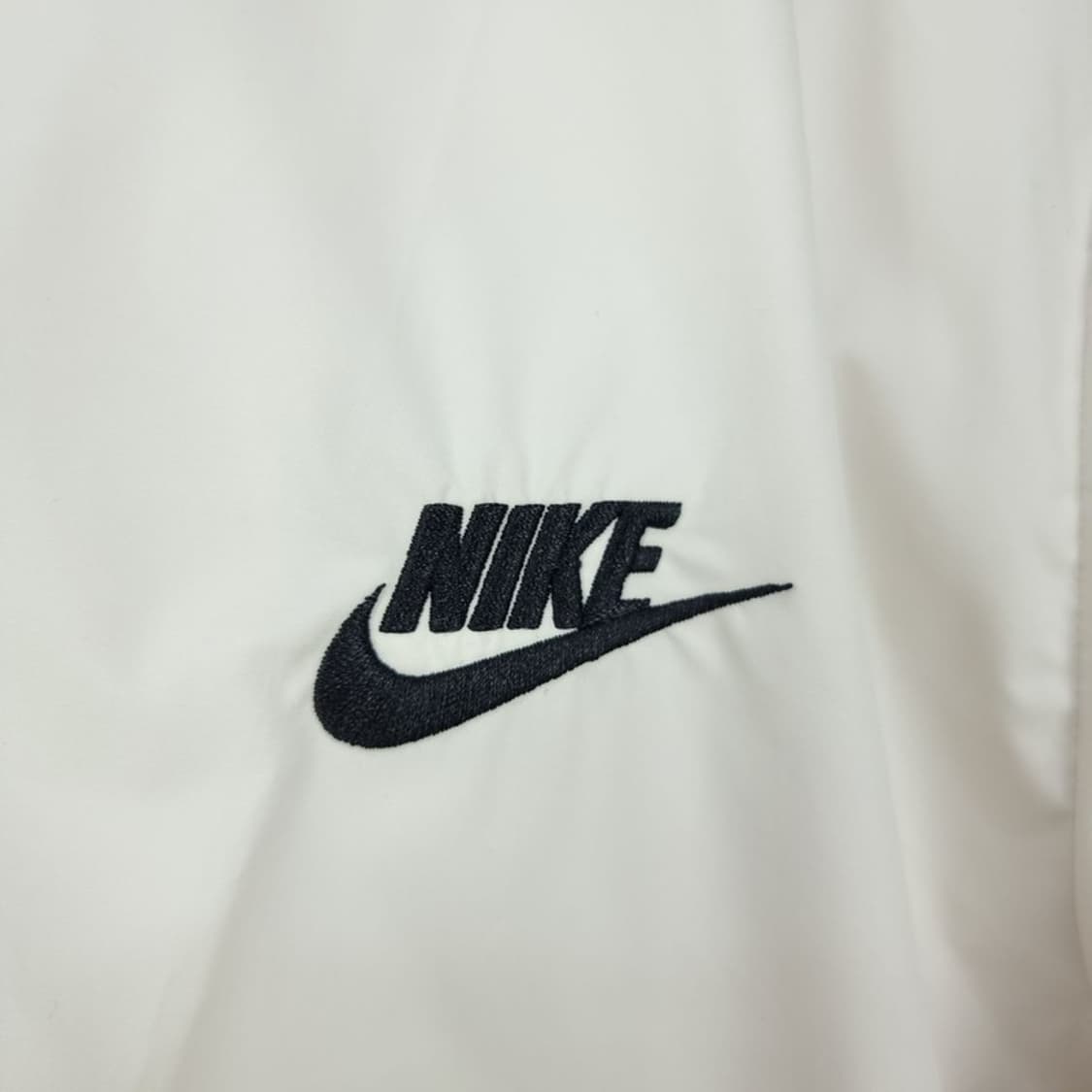 [나이키] 뒷판 빅로고 자수 바람막이 자켓 아이보리 M18985 상품이미지6