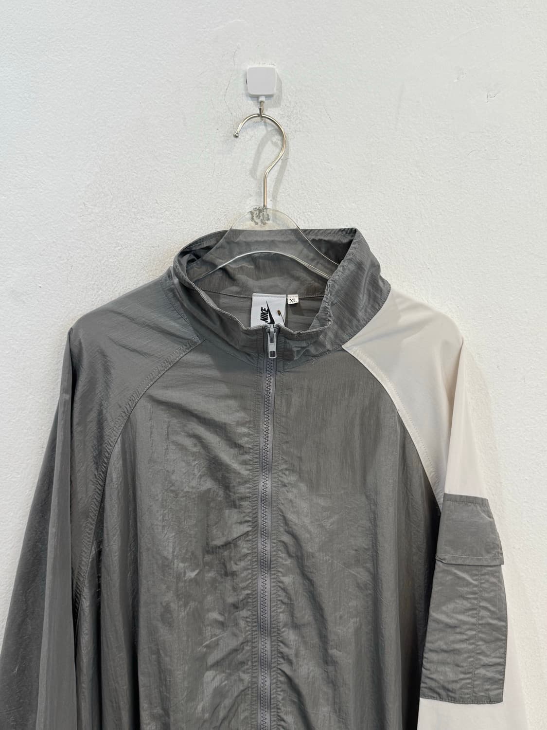 Nike OverFit Windbreaker 상품이미지3