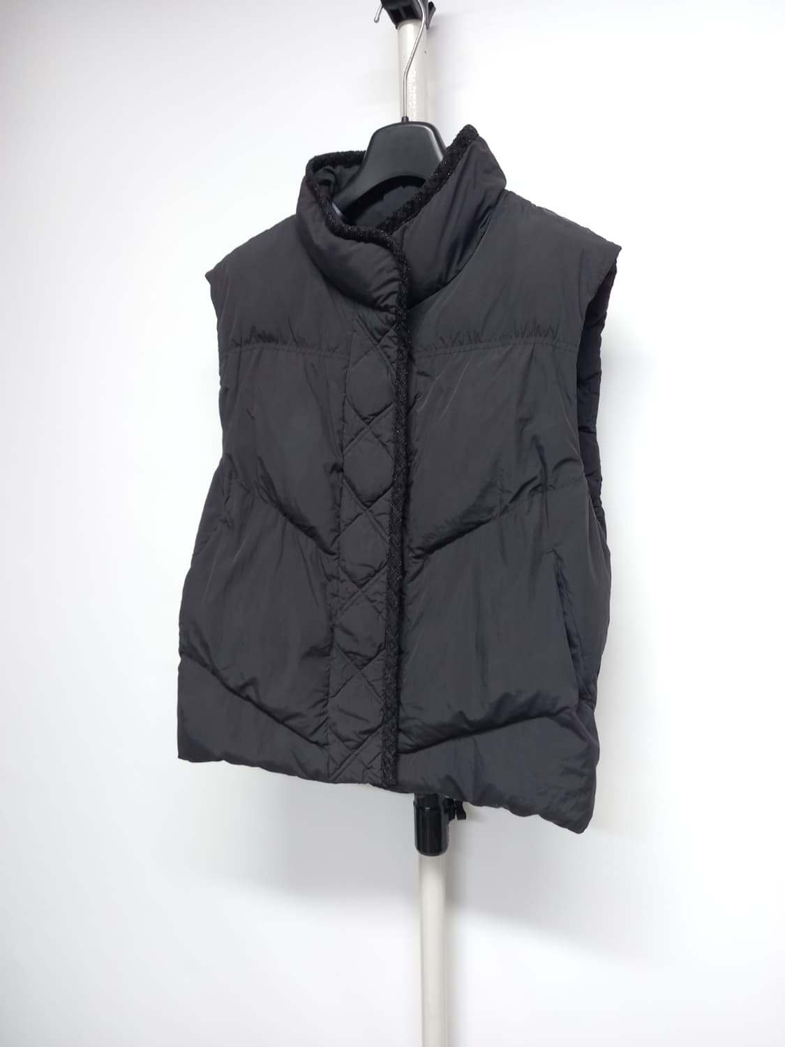 나이스클랍 추동 패딩 베스트 55.66 상품이미지3