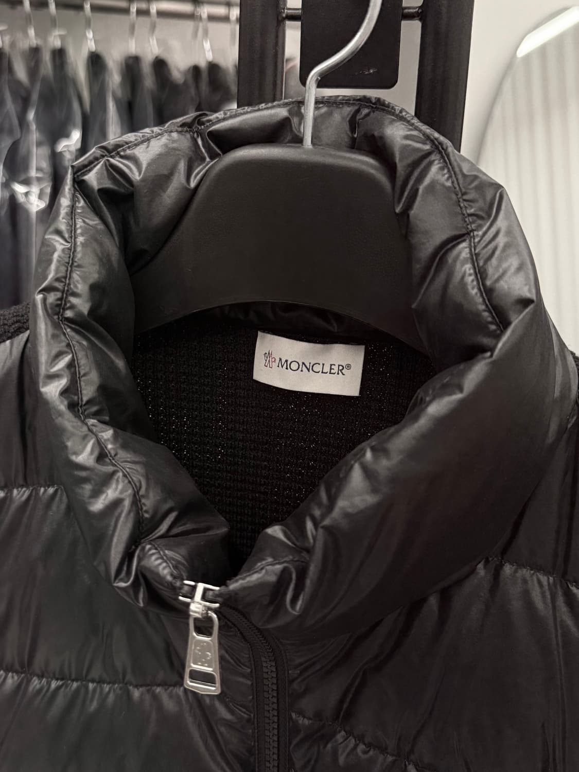 [XL] 몽클레어 유광 니트패딩 상품이미지4