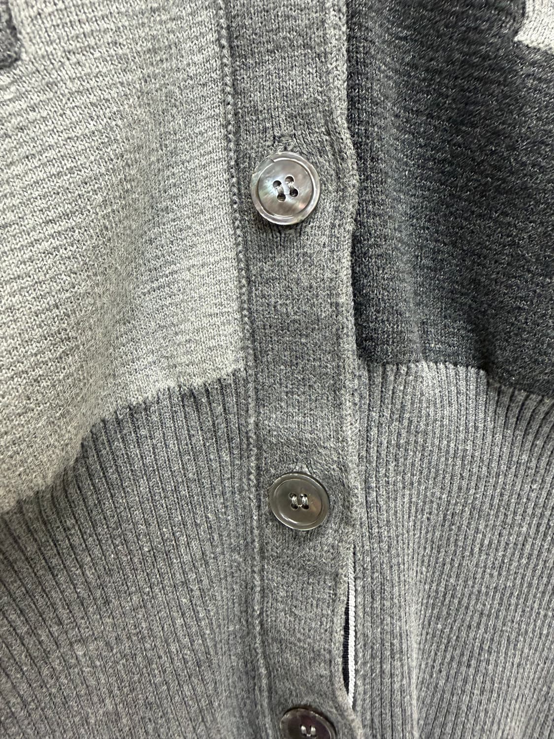 톰브라운 펀믹스 사선 가디건 (44)  상품이미지8