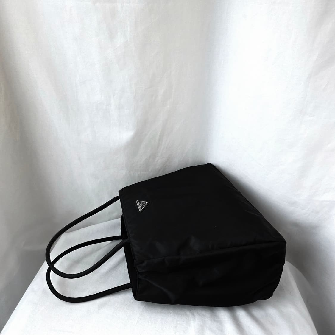 [정품 PRADA] 프라다 포코노 나일론 토트백 상품이미지3