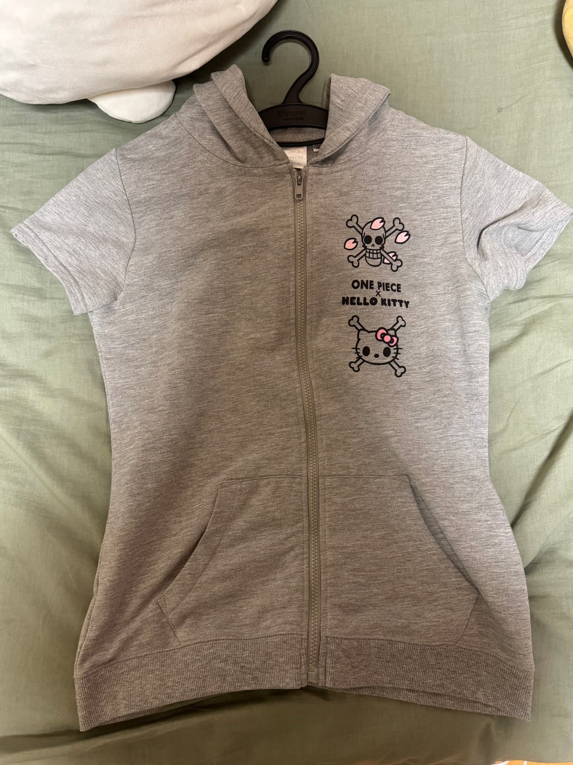 헬로키티원피스 콜라보 후드집업 상품이미지2