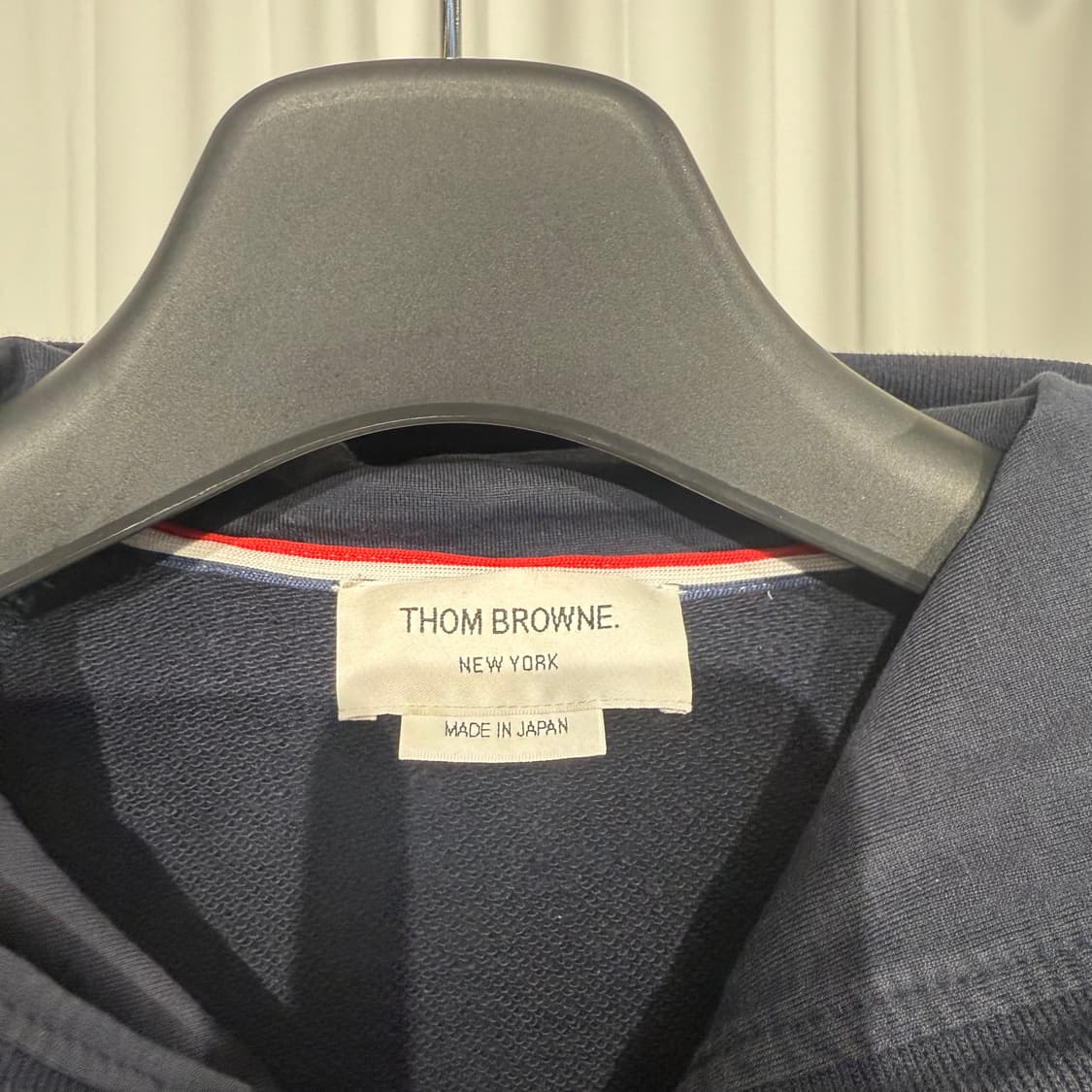 톰브라운 사선완장 금장 후드집업 25년식 3사이즈 상품이미지3